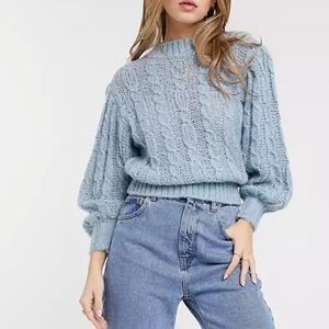 Puffy sleeves sweater